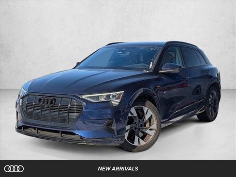 Used 2022 Audi e-tron Premium w/ Convenience Plus Package image 1