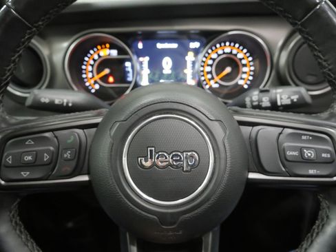 Used 2022 Jeep Wrangler Unlimited Sport AWD/4WD image 16