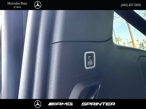 Used 2022 Jeep Wagoneer Series III AWD/4WD image 7