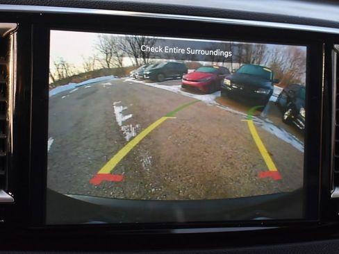 Used 2025 Chrysler Pacifica Select image 35