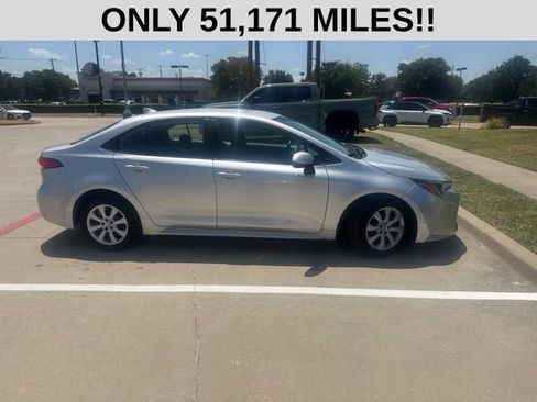 Used 2024 Toyota Corolla LE FWD image 2