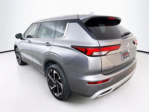 Used 2023 Mitsubishi Outlander SEL image 5