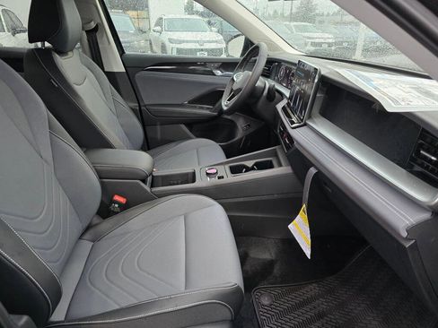 New 2026 Volkswagen Tiguan SE AWD/4WD image 30