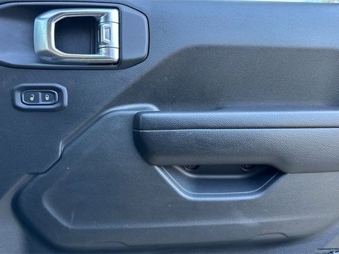 Used 2024 Jeep Wrangler Unlimited image 20