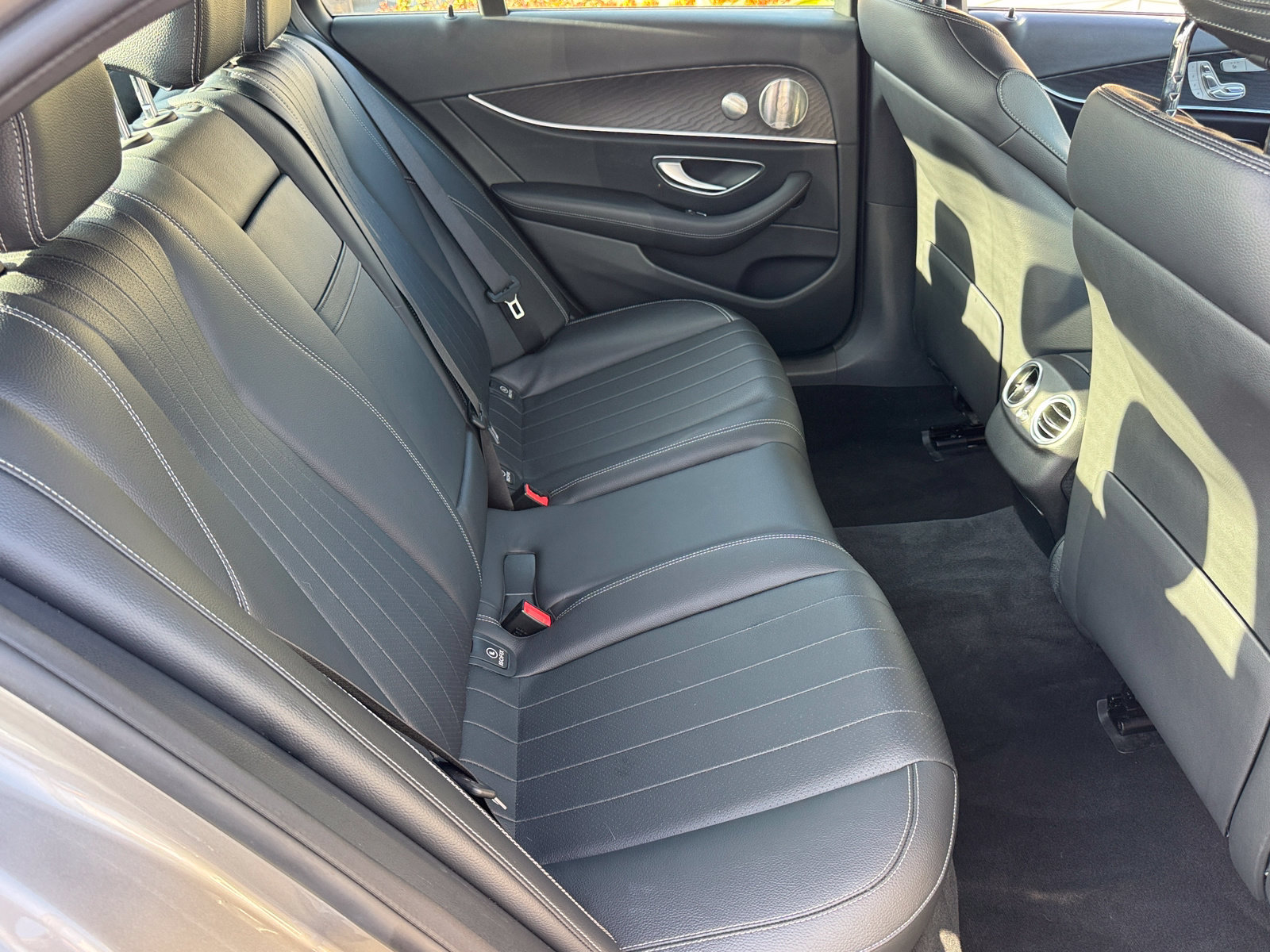 Used 2023 Mercedes-Benz E 350 Sedan image 9