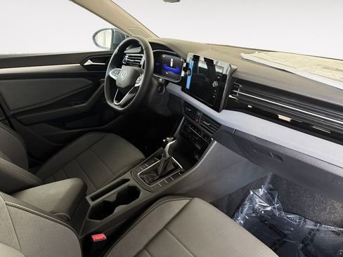 New 2026 Volkswagen Jetta SE FWD image 9
