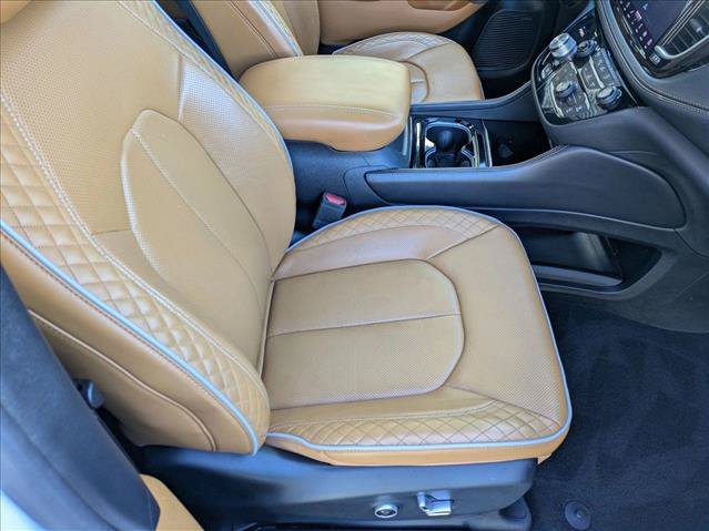 Used 2022 Chrysler Pacifica Pinnacle AWD/4WD image 23