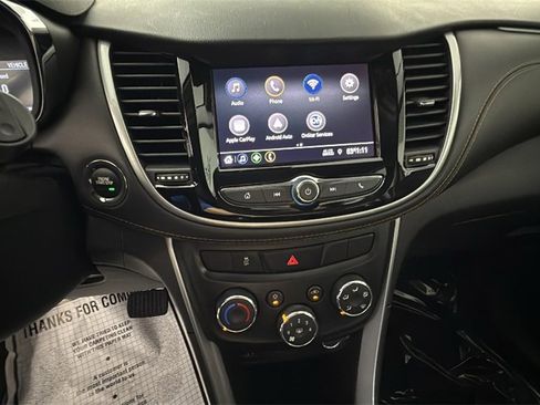 Used 2021 Chevrolet Trax LT w/ LT Convenience Package image 20