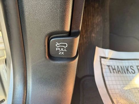 Used 2023 Ford Explorer Limited image 33