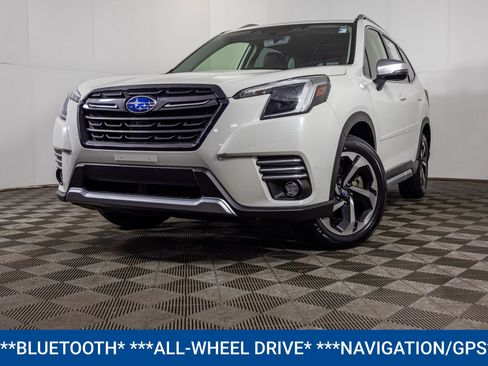 Used 2023 Subaru Forester Touring AWD/4WD image 2