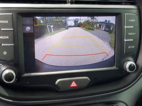 Used 2022 Kia Soul LX image 24