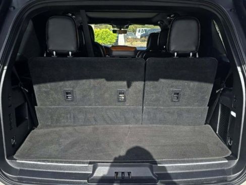 Used 2019 Lincoln Navigator Reserve image 8