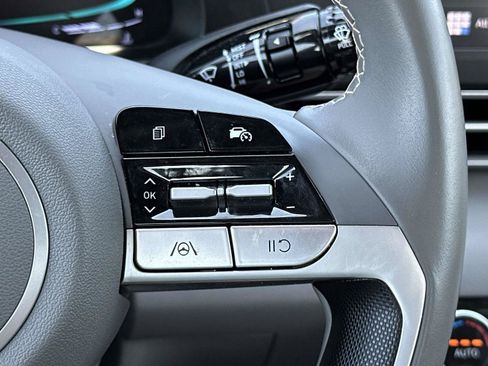 Certified 2025 Hyundai Elantra Sport FWD image 20