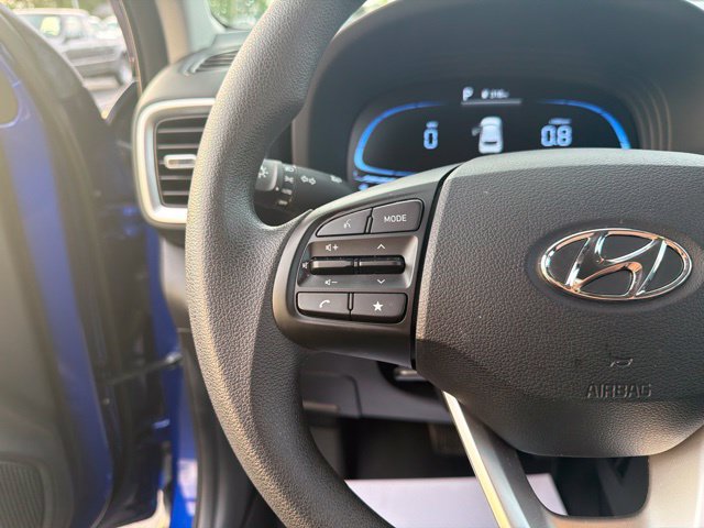 Used 2023 Hyundai Venue SE w/ Cargo Package FWD image 17