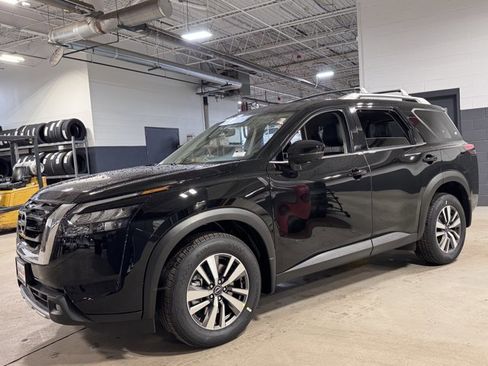 New 2025 Nissan Pathfinder SL image 28