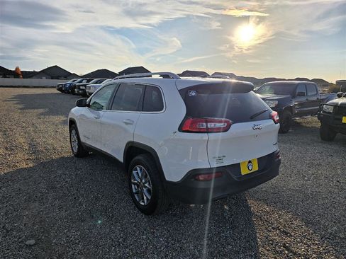 Used 2015 Jeep Cherokee Latitude image 8