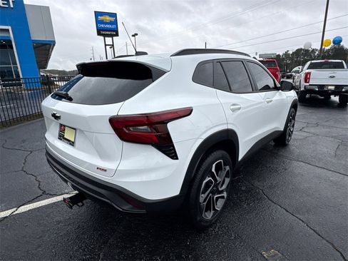 Used 2025 Chevrolet Trax RS w/ Driver Confidence Package image 6