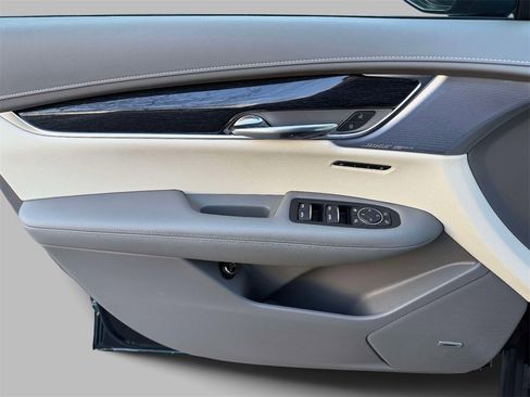 Used 2024 Cadillac XT6 Premium Luxury w/ Technology Package image 20