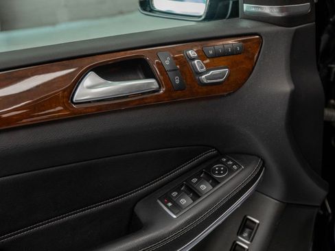 Used 2018 Mercedes-Benz GLS 550 4MATIC image 30