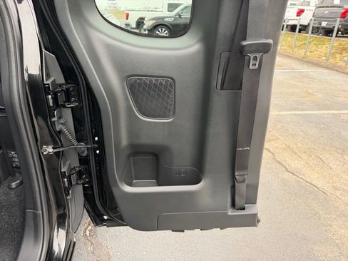 Used 2025 Nissan Frontier S image 15