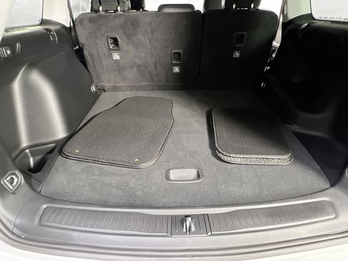 Used 2023 Jeep Grand Cherokee Limited image 22