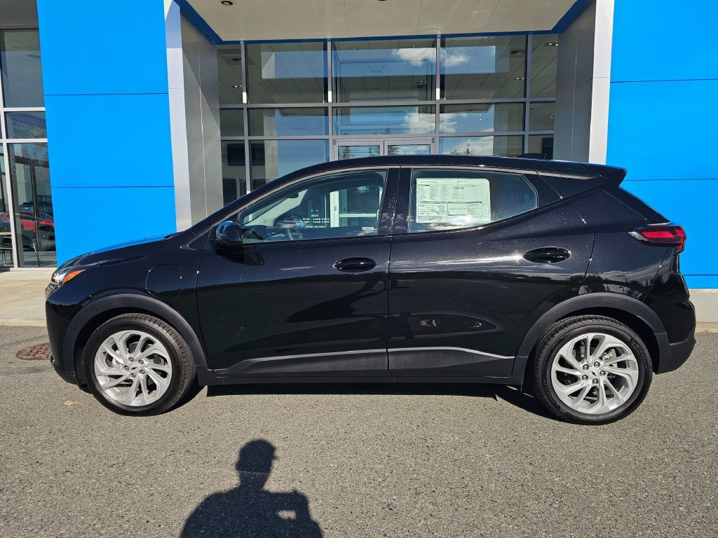 New 2027 Chevrolet Bolt LT w/ Comfort Package FWD image 4