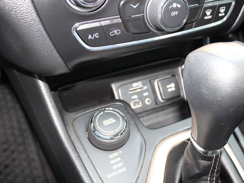 Used 2017 Jeep Cherokee Sport w/ Cold Weather Group image 52