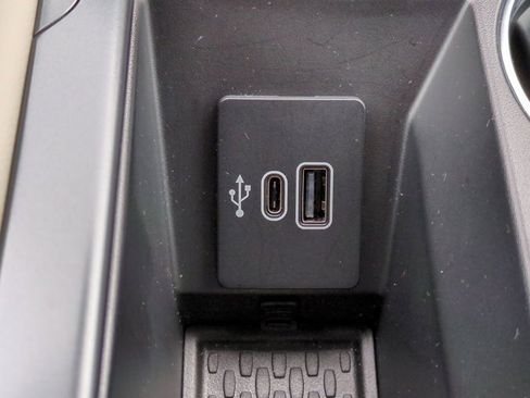 Used 2025 Lincoln Nautilus Reserve image 23