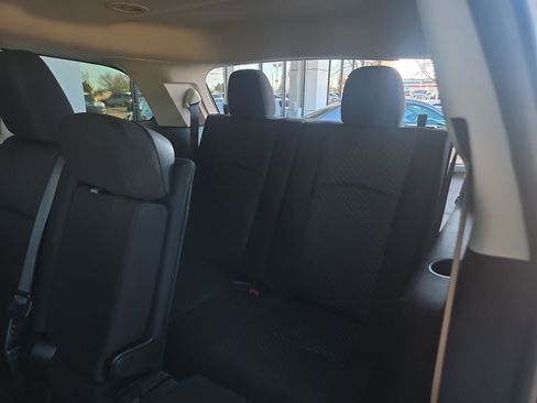 Used 2017 Dodge Journey SXT w/ Comfort/Convenience Group image 18