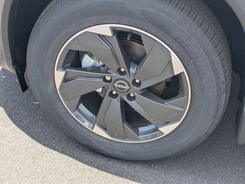 New 2025 Nissan Rogue SV AWD/4WD image 45