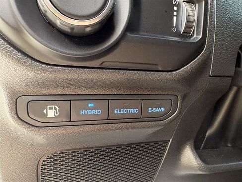 Used 2023 Jeep Wrangler Unlimited Sahara image 16