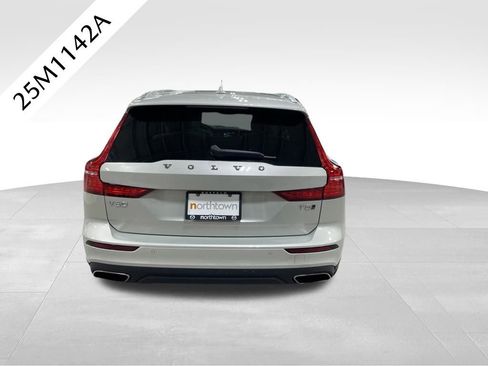Used 2022 Volvo V60 T5 Cross Country w/ Advanced Package image 36