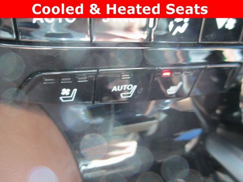 Used 2023 Acura MDX SH-AWD w/ Advance Package image 16