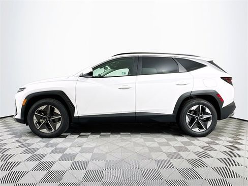 Used 2025 Hyundai Tucson SEL image 2