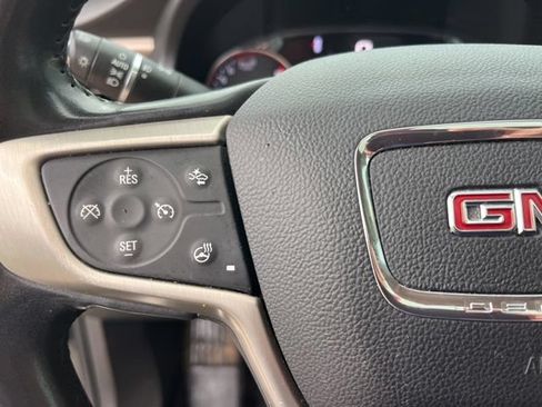 Used 2021 GMC Acadia Denali w/ Denali Ultimate Package AWD/4WD image 19