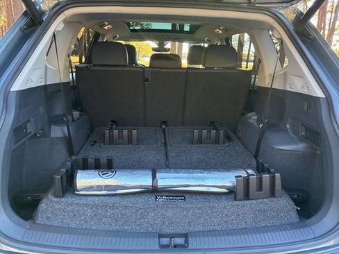 Used 2020 Volkswagen Tiguan SEL image 17
