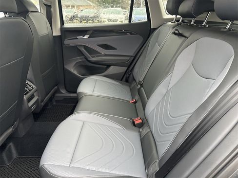 New 2026 Volkswagen Tiguan SE image 25