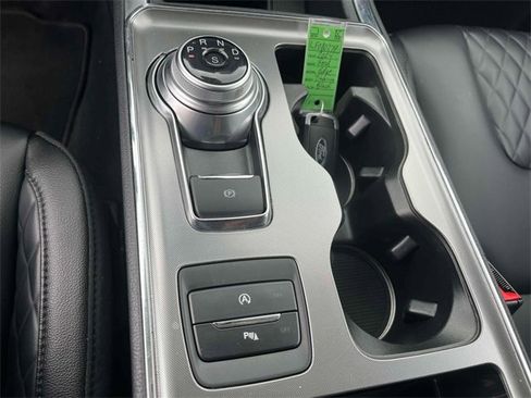 Used 2024 Ford Edge Titanium image 34