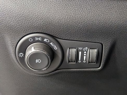 New 2026 Jeep Compass Limited w/ Sun, Sound & Navigation Group image 15