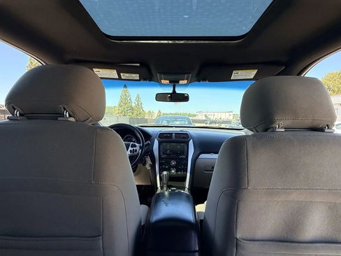 Used 2013 Ford Explorer XLT AWD/4WD image 24