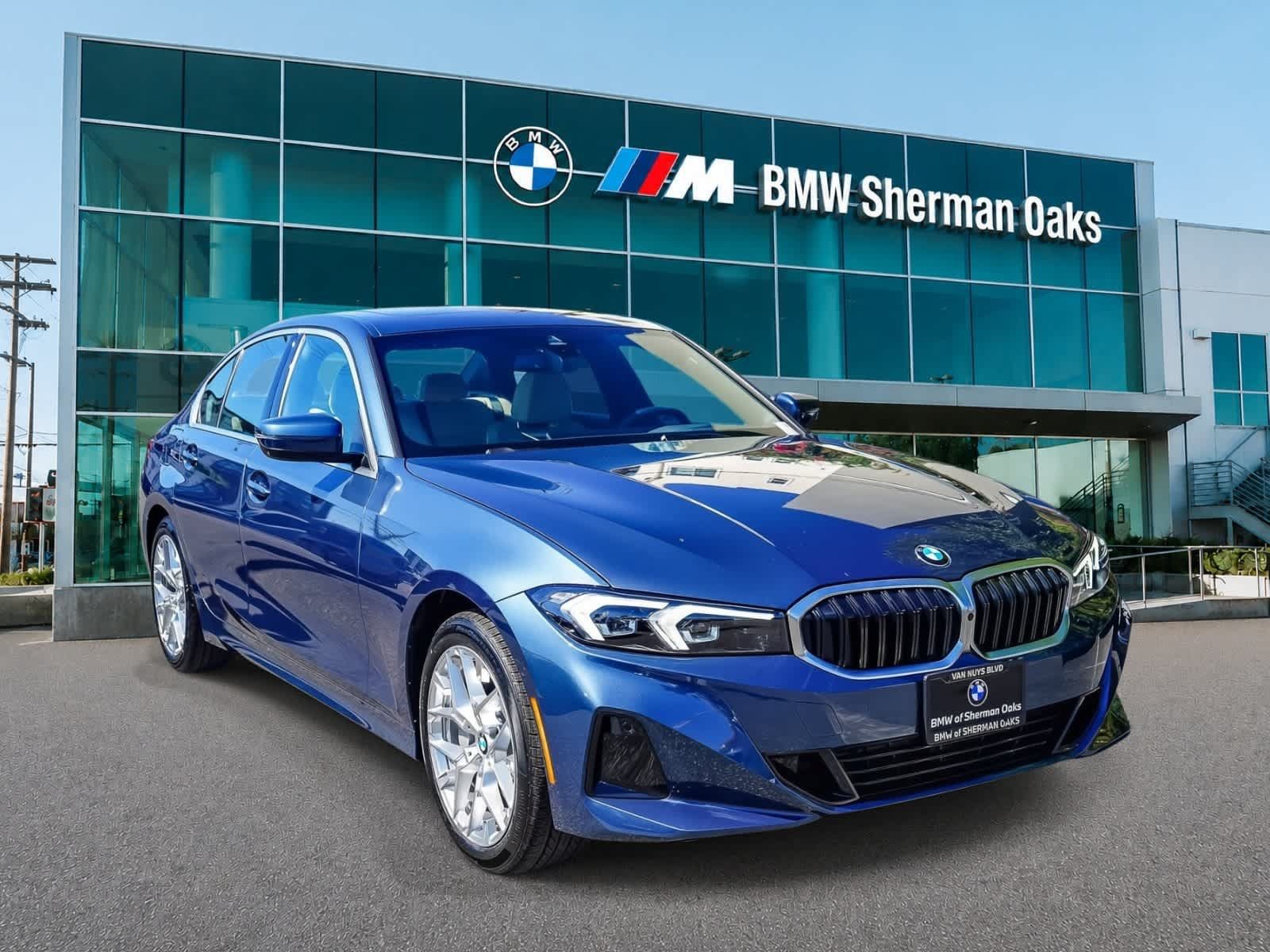 Used 2026 BMW 330i Sedan w/ Premium Package RWD image 3
