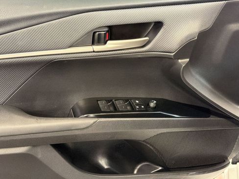 Used 2025 Toyota Camry SE FWD image 13