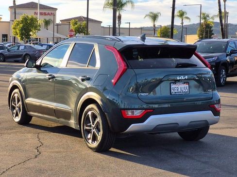 Used 2023 Kia Niro EX image 8