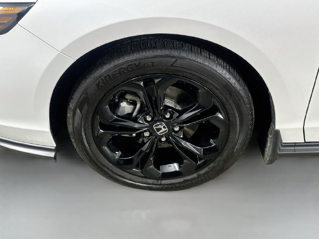 Used 2025 Honda Accord SE image 13