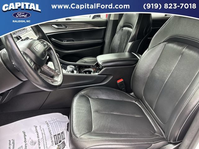 Used 2022 Jeep Grand Cherokee Limited w/ MOPAR Finishing Package AWD/4WD image 19