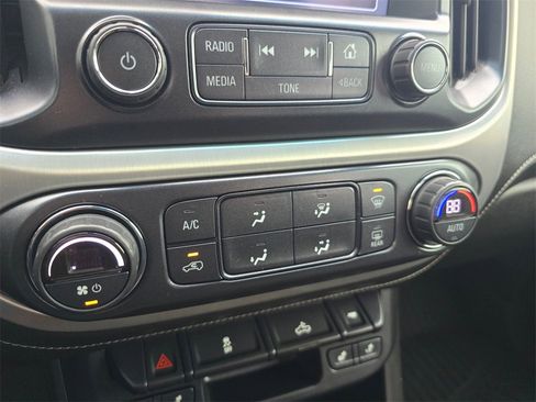 Used 2017 GMC Canyon SLT image 27