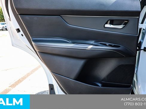 Used 2025 Nissan Murano SV FWD image 41