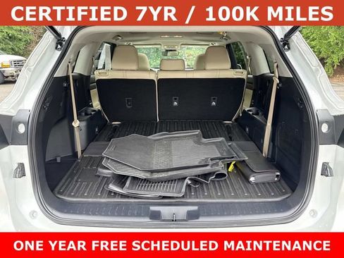 Used 2023 Toyota Highlander XLE AWD/4WD image 12