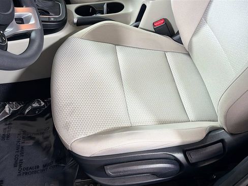 Used 2024 Kia Soul LX FWD image 19