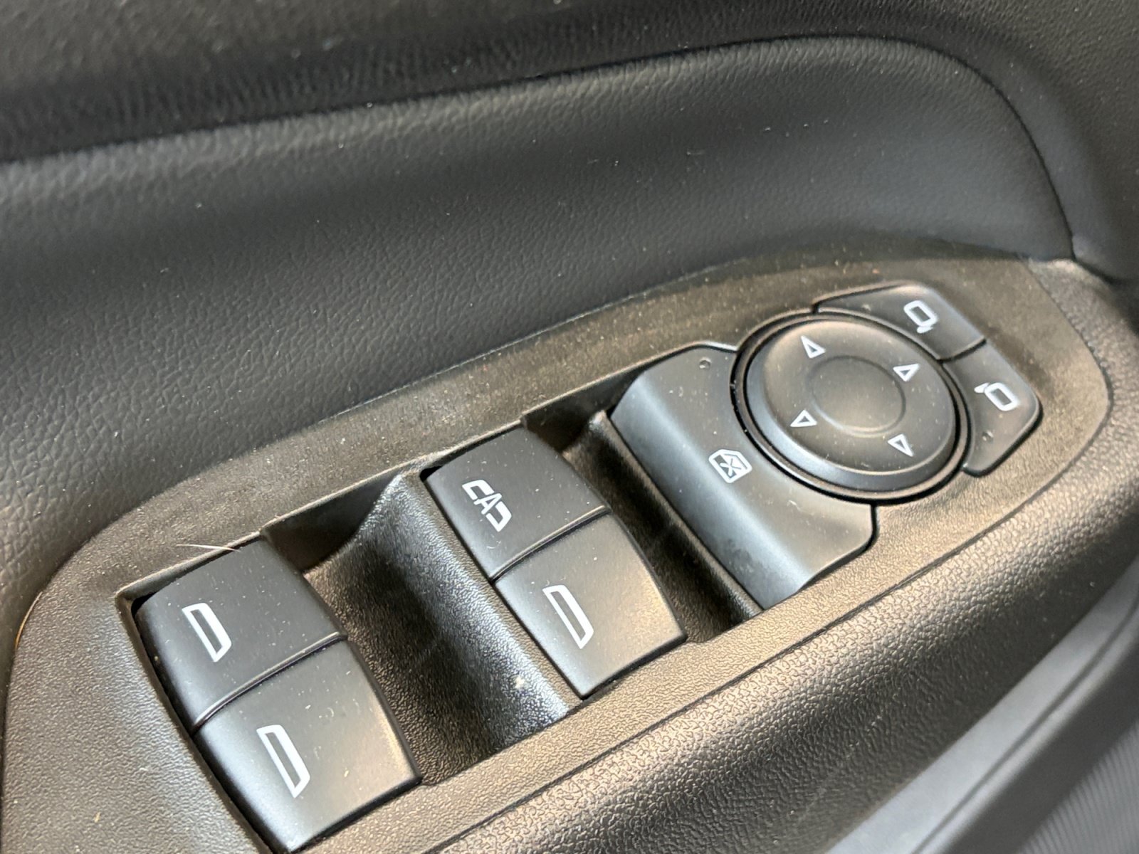 Used 2021 Chevrolet Equinox LT w/ Driver Convenience Package AWD/4WD image 13